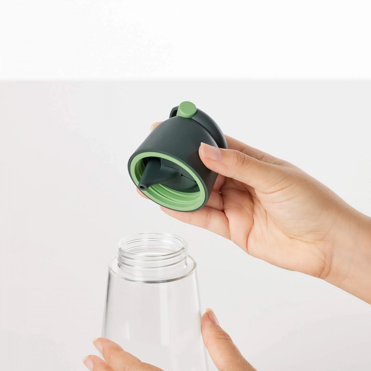 Комплект за олио и оцет (пластмаса/силикон/стъкло)